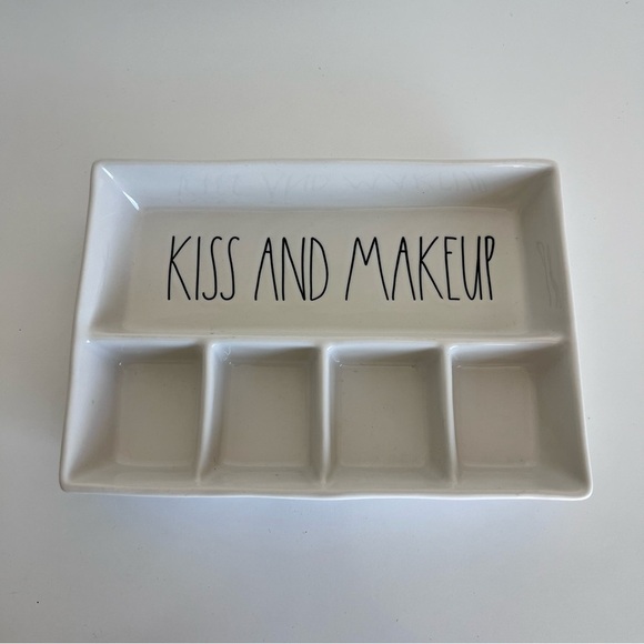Rae Dunn Farmhouse 5 Part Divided Kiss and Makeup Tray - Picture 1 of 8